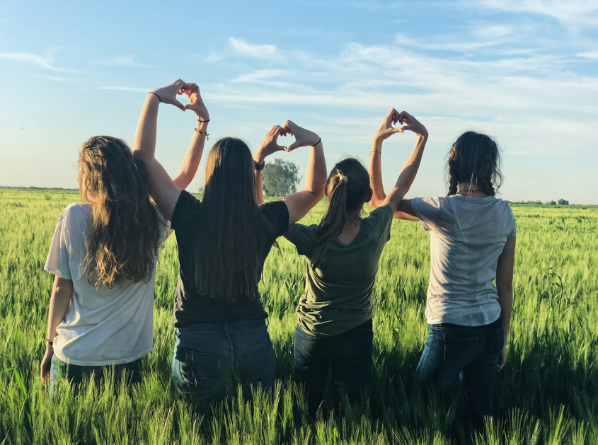 Relations et neuroatypies : stratégies et épanouissement pour les femmes HPI, THPI et TSA
